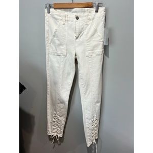 BNWT White Jeans from Vince Camuto.